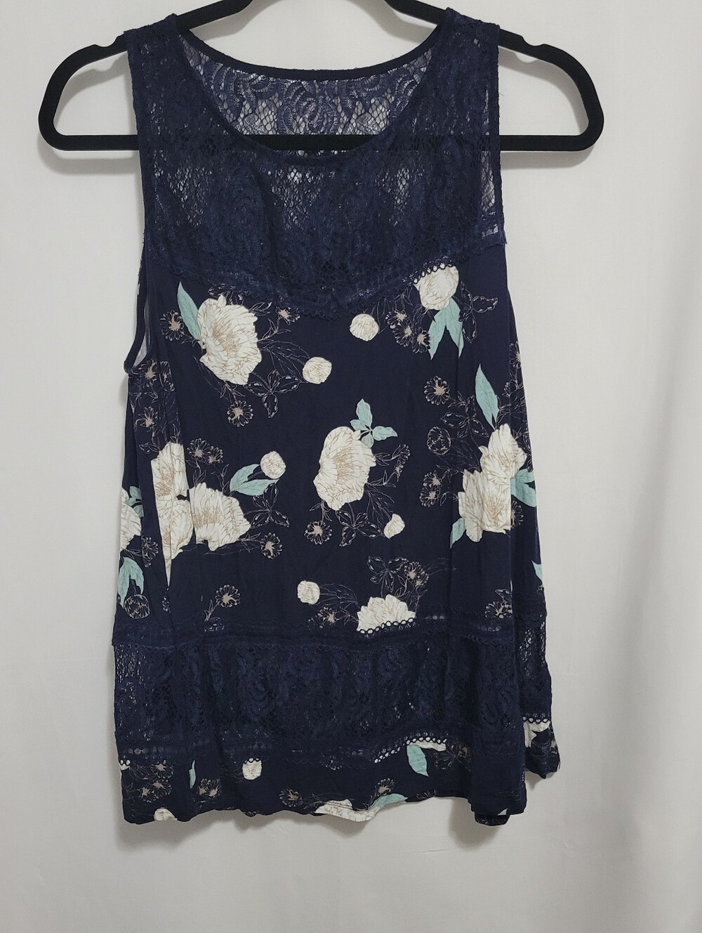 Torrid Black Floral Lace Tank with Cream Blooms, Size 0 (L)
